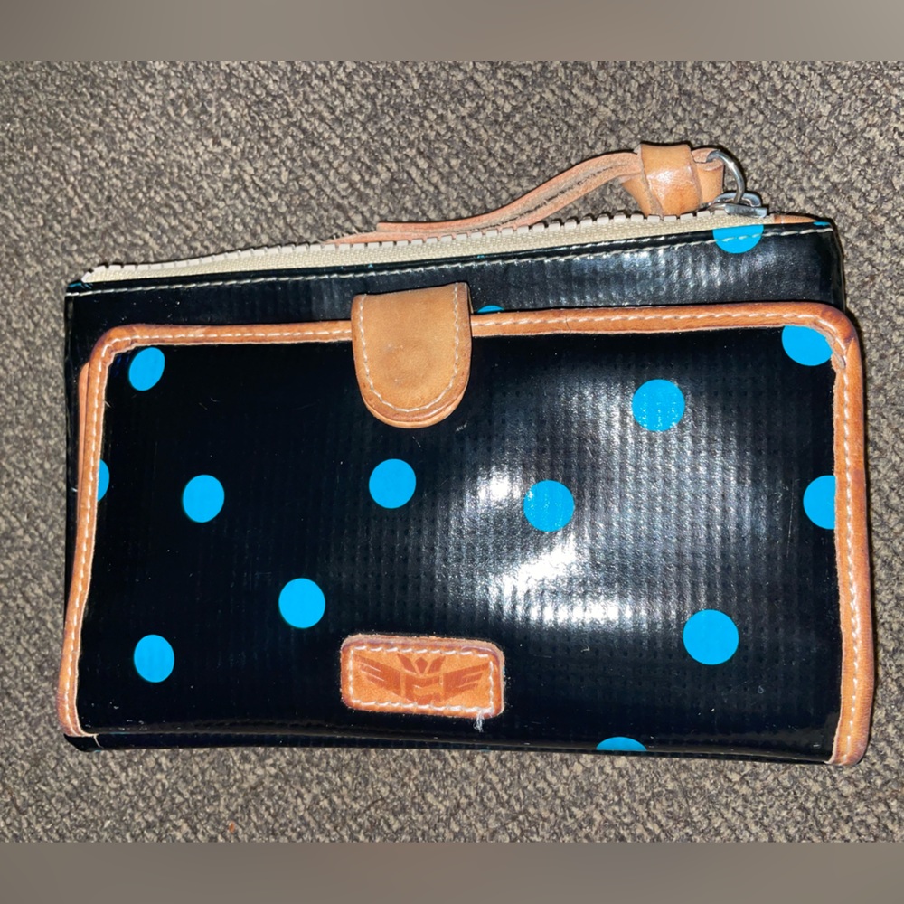 Consuela wallet
